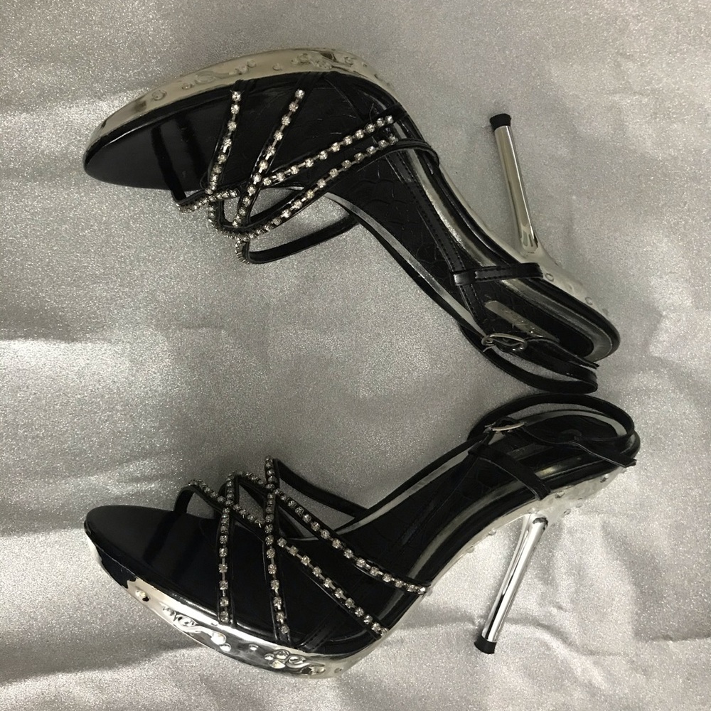 Heels - Picture 2 of 8